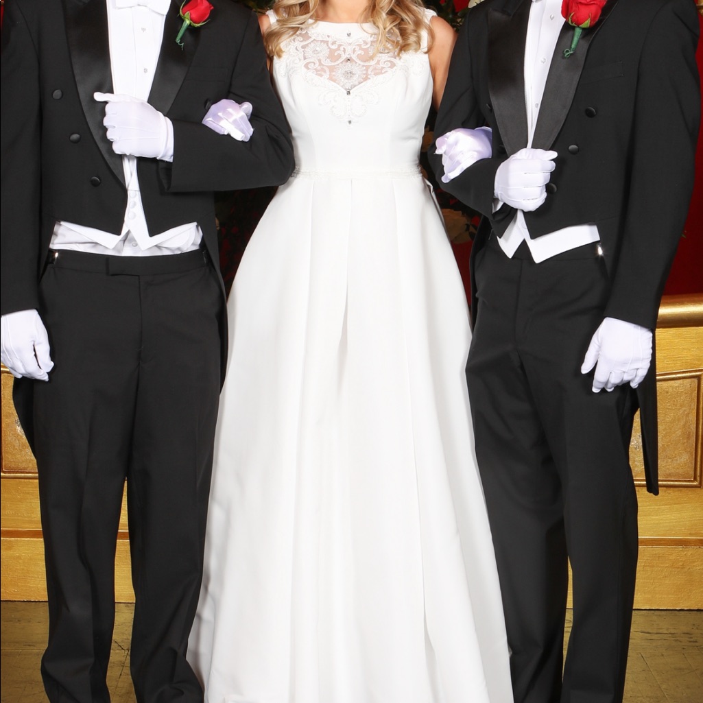 White Wedding Dress Used As Debutante Dress White Wedding Dress Used As Debutante Dress